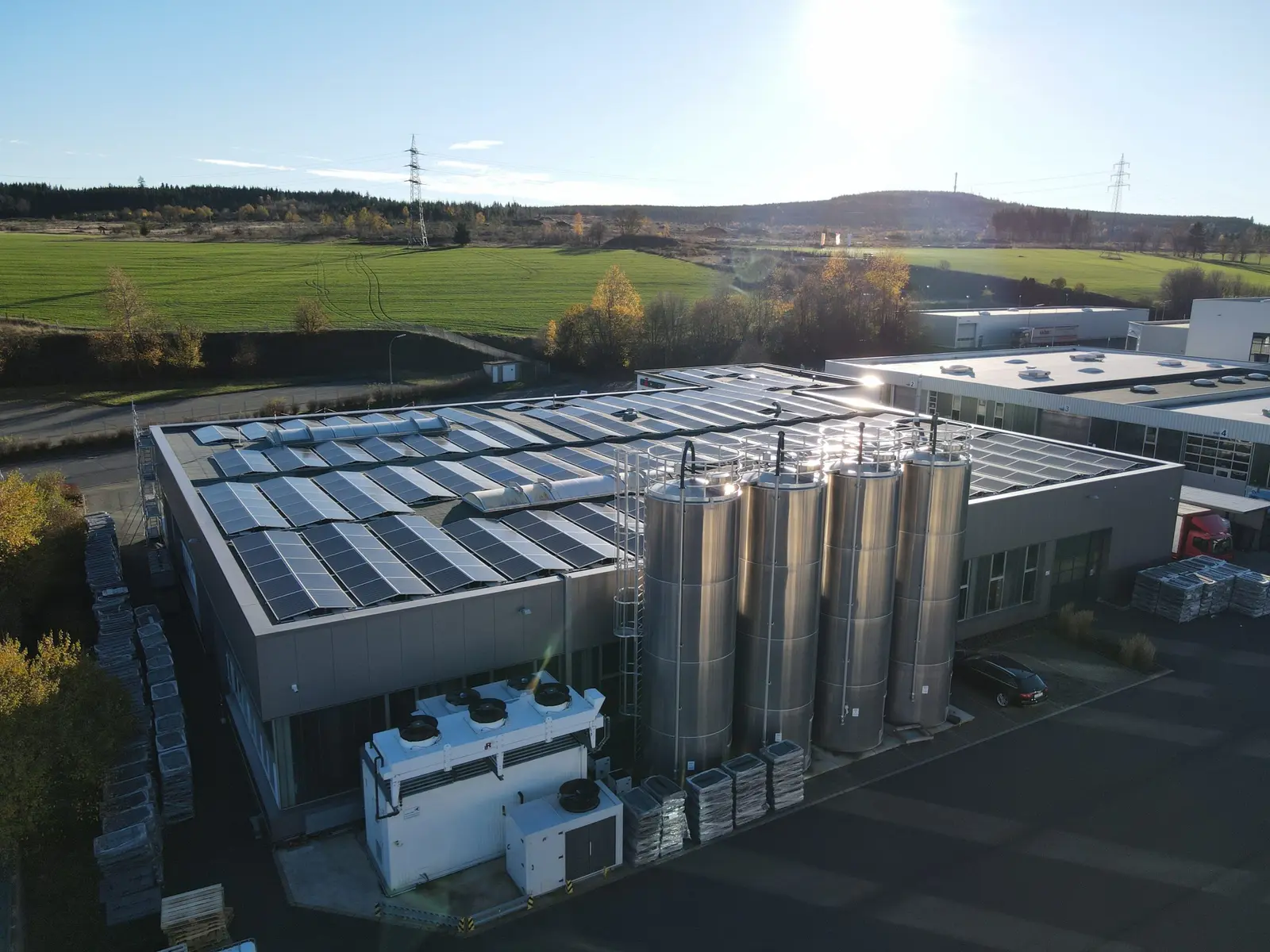 Kunststoffverarbeitung – 420 kWp Photovoltaik-Dachanlage